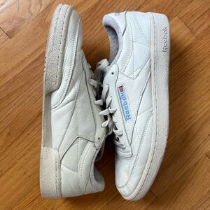 Reebok Men's Off-White Sneakers with Blue Accents